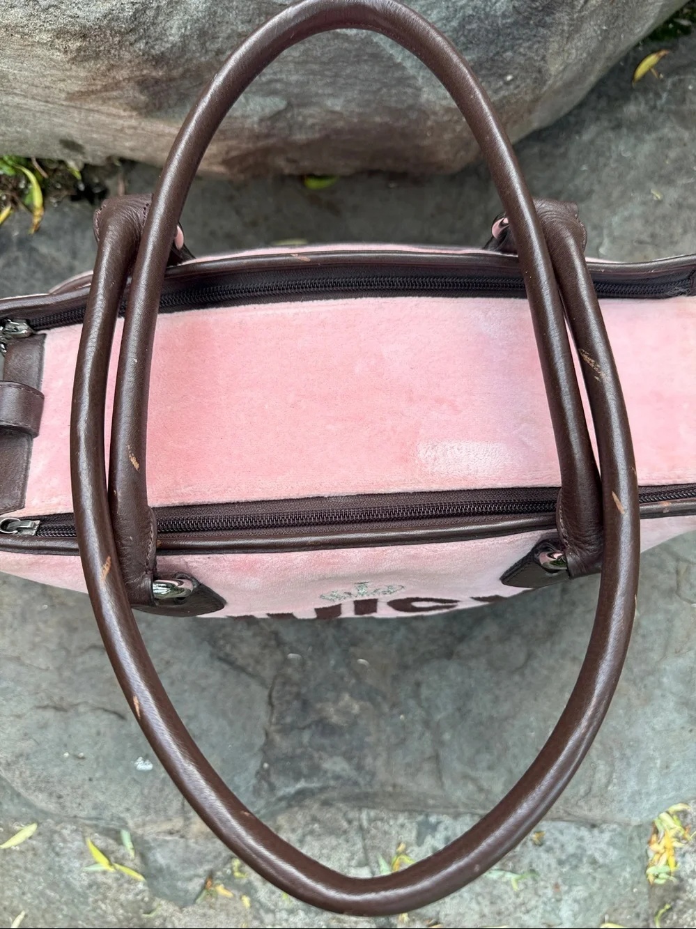 VINTAGE JUICY COUTURE “JUICY DRAMA QUEEN “ PINK VELOUR DOG CARRIER 💖🐶